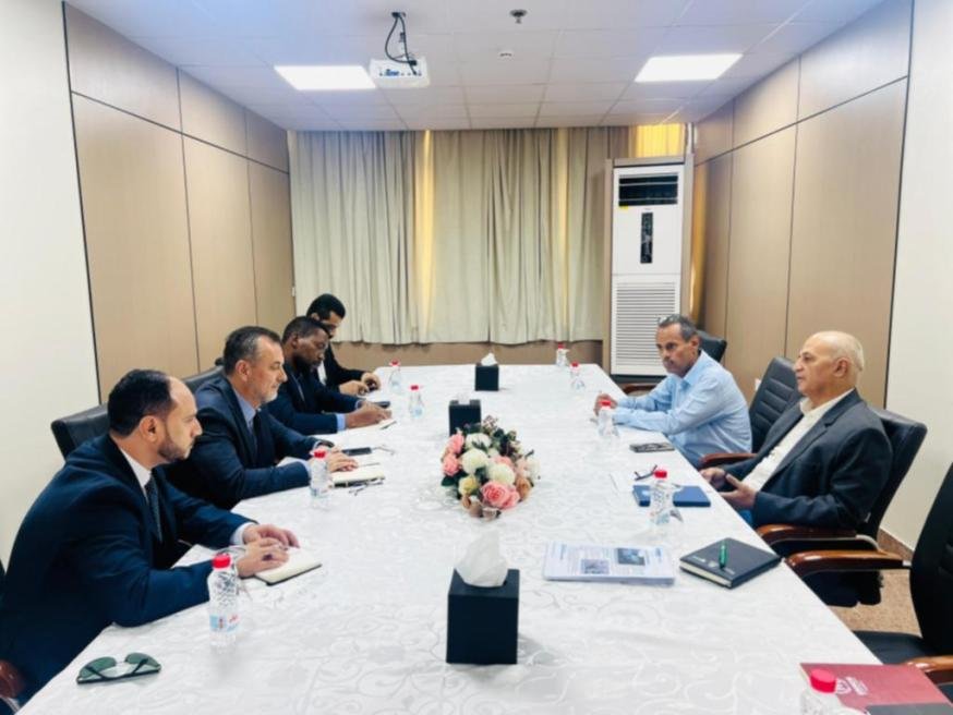 وزير المياه والبيئة يبحث مع المفوضية السامية تعزيز الشراكة في قضايا المناخ