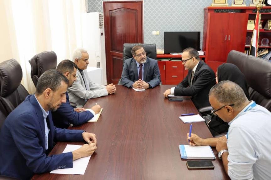 وزير العدل يؤكد التزام اليمن بحماية المدنيين واللاجئين خلال لقائه ممثل المفوضية السامية لشؤون اللاجئين